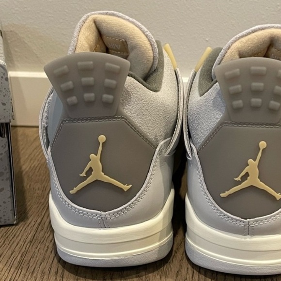 Jordan 4 Photonz   Gray and Cream Sneakers Brand New - Picture 3 of 10
